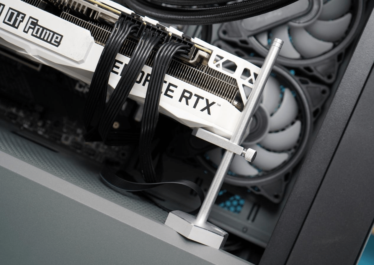 影驰|12代酷睿旗舰平台装机体验：由俭入奢，钱包怕是管不住！