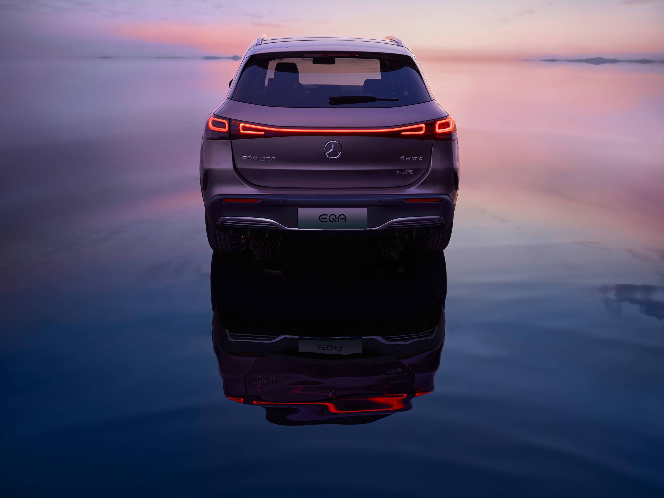 豪华新生代纯电座驾奔驰eqa是z世代年轻人购车的最佳选择