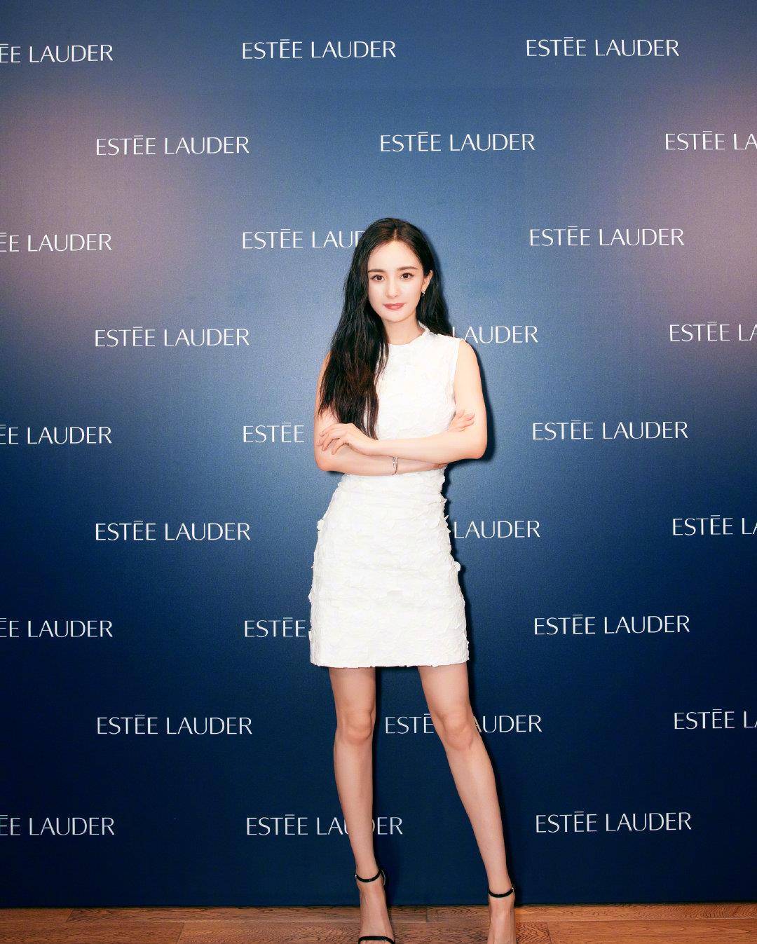 大腿 一双美腿，是杨幂最直接的名片！