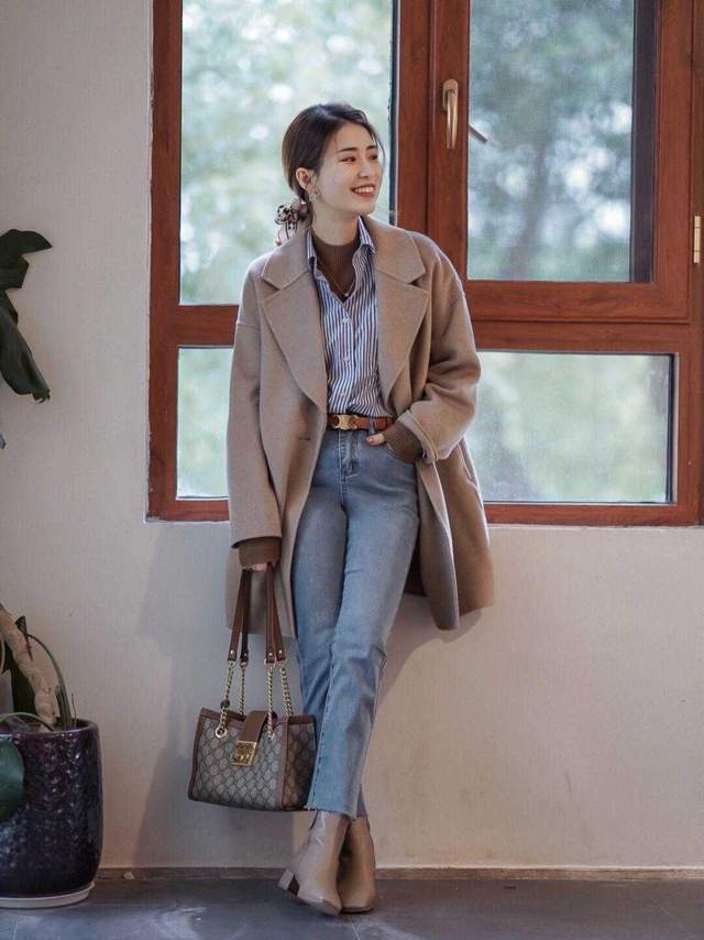 黑色 这个冬季天寒地冻，今年流行“大衣+裤子”温暖优雅，女神范十足