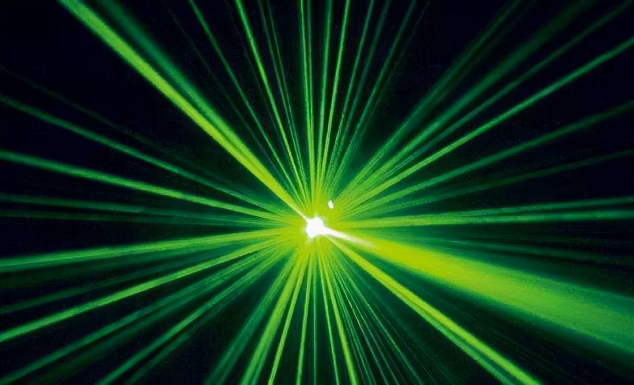 不过值得注意的是,当前市面上许多激光显示产品虽然打着激光的名号,但