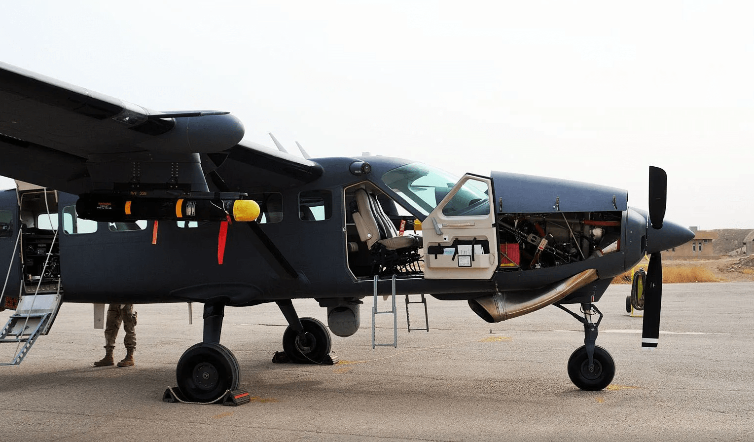 塞斯纳ac208飞机,搭载agm-114导弹,攻击威力惊人!