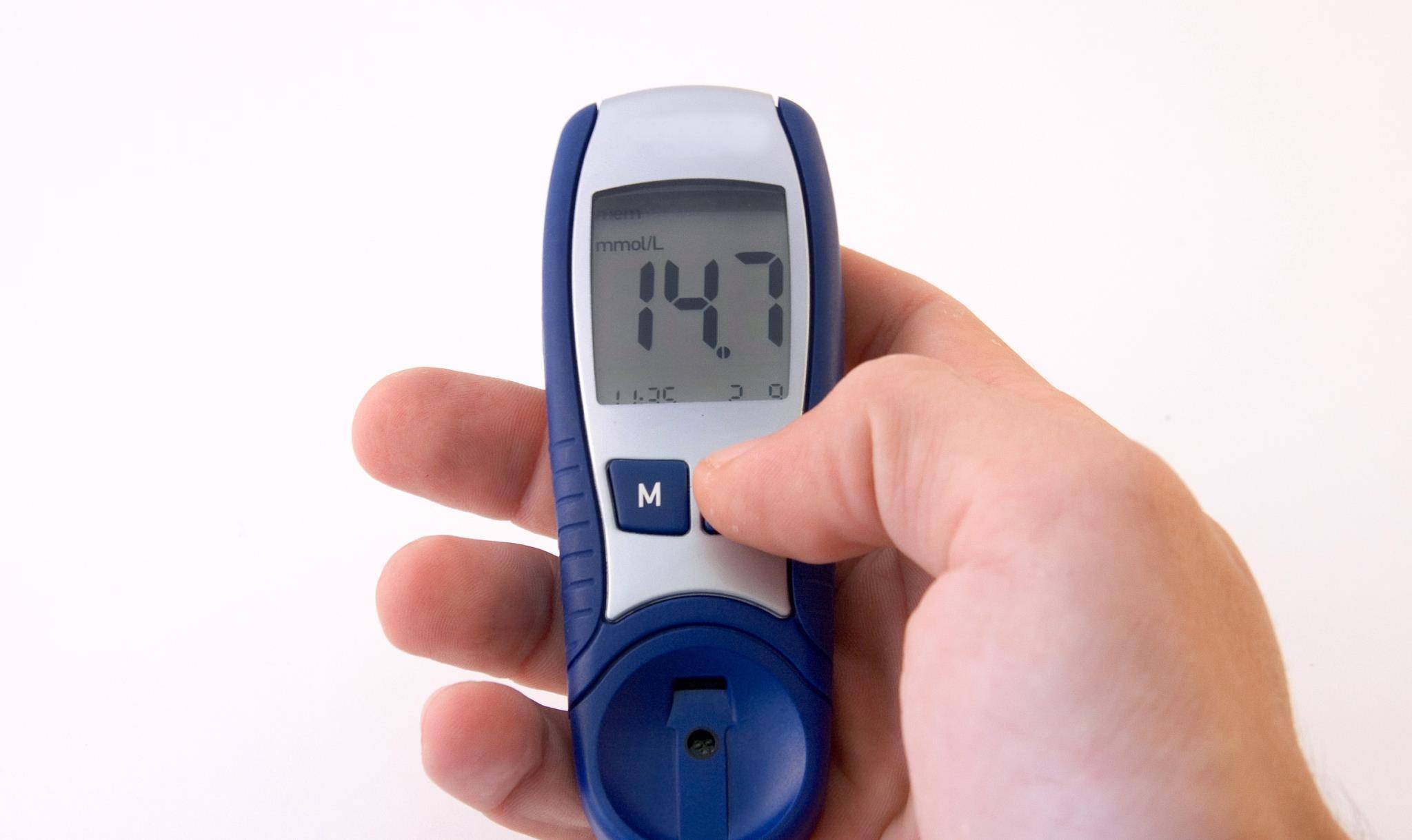 空腹|测血糖扎哪根手指才准确?医生提醒:很多人扎错了,测了也是白搭