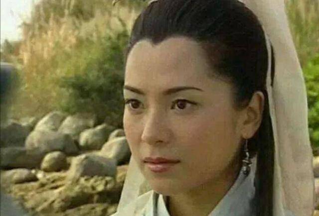 因为|从传奇港姐到“过街老鼠”,郭羡妮如何把大好前途“作没”的?