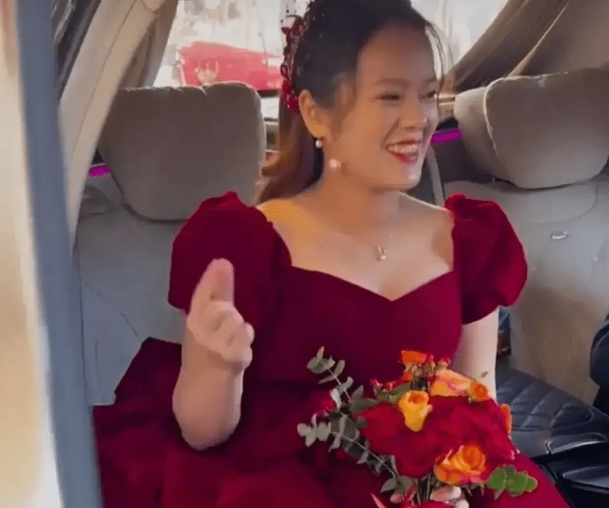 曾红极一时的网红"陈山",怎么突然消失了?_长相_直播_富二代