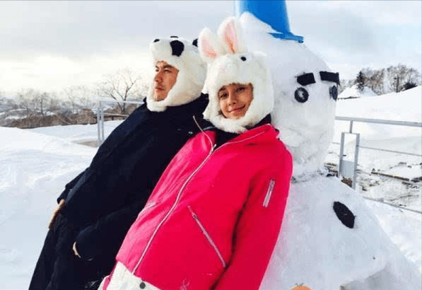 配饰 章子怡也太瘦了，穿滑雪服腰和6岁醒醒差不多粗，腿快瘦成麻杆