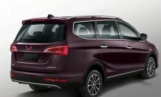 五菱汽车爆发了全新mpv车长4800mm129马力配4气囊101万起