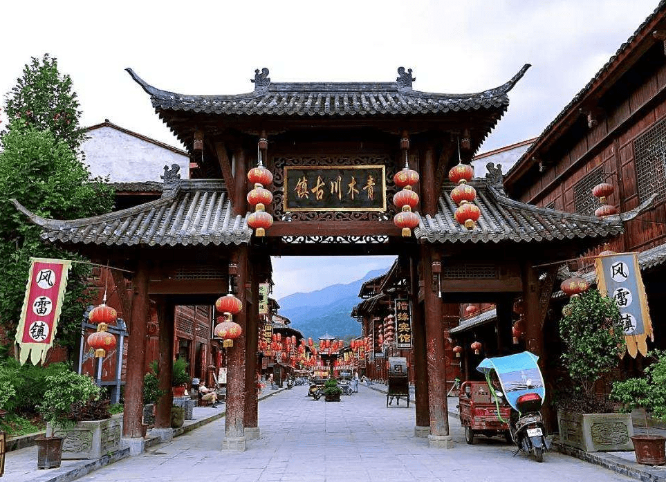 陕西有“一脚踏三省”之称的古镇，文化深厚古韵十足，260余间古建筑保存完好