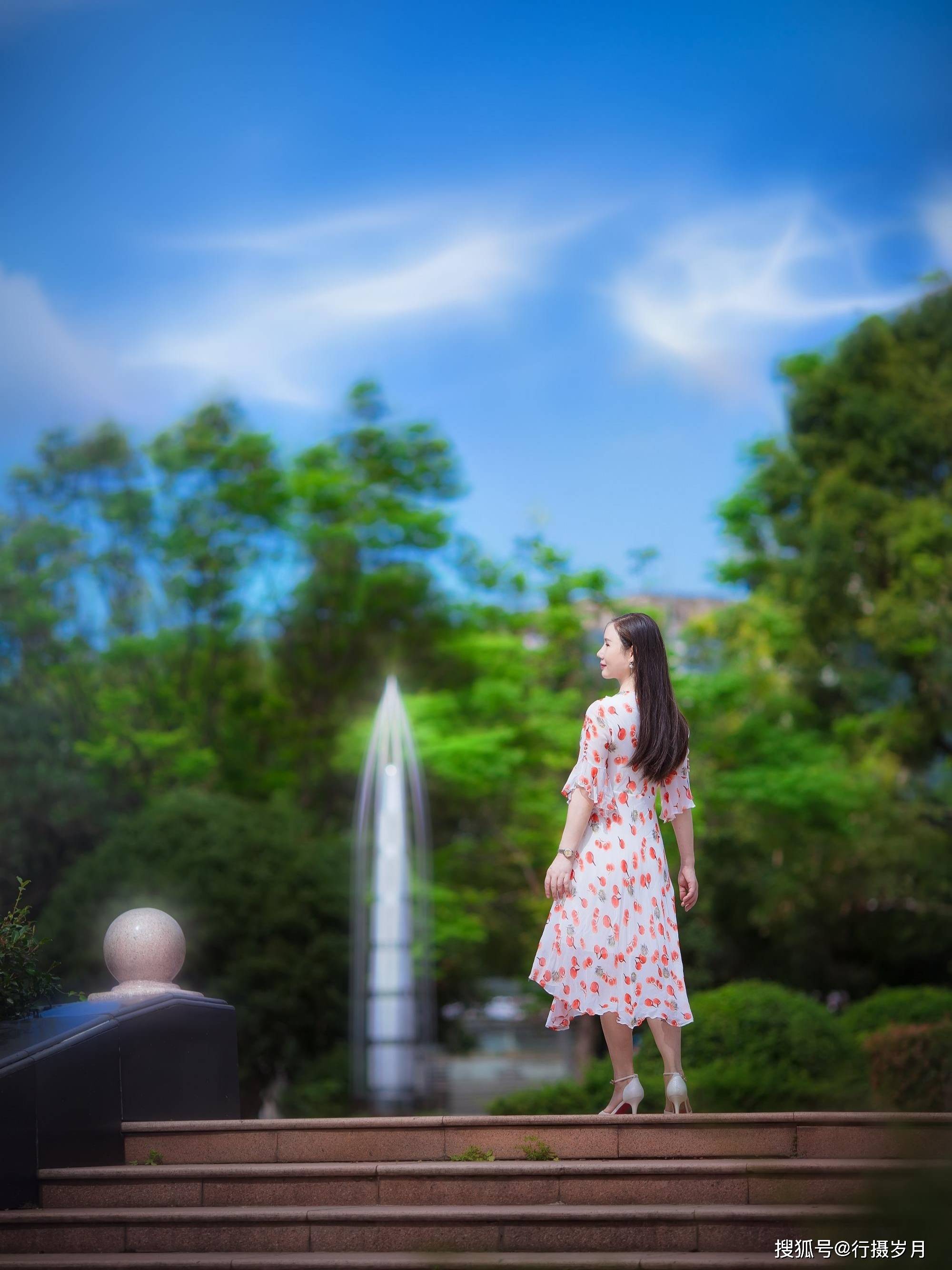 原创明媚的阳光里,我依然是个忧郁的女子