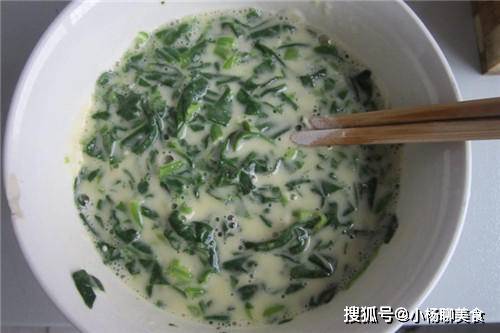 蔬菜|1把蔬菜1碗面粉,手不碰面,锅里一放,10分钟快速上桌!省时