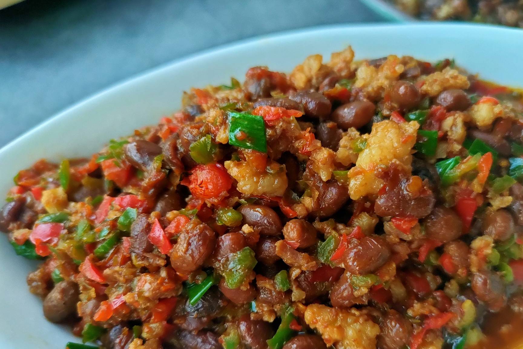 美食|湖南冬季才能见到这菜,简单一蒸,香漂满屋,吃了30多年也没吃腻