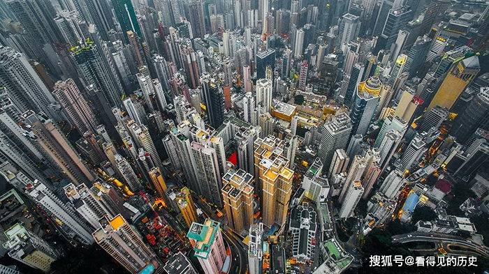 外国摄影师镜头下的香港摩天大楼 真是太拥挤了