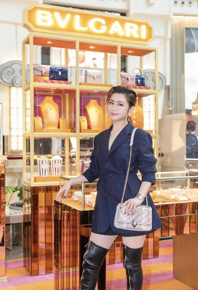 "浴火重生"的任家萱真美!