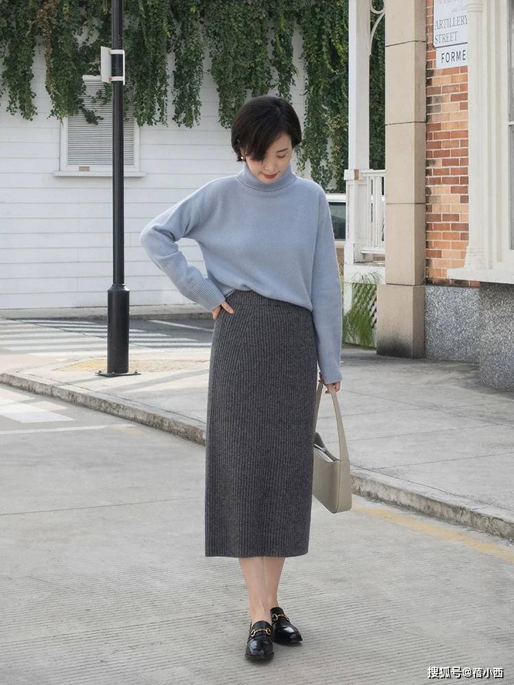 颜色 “毛衣+半身裙”，“毛衣+直筒裤”，才是冬季时髦精的最佳搭配