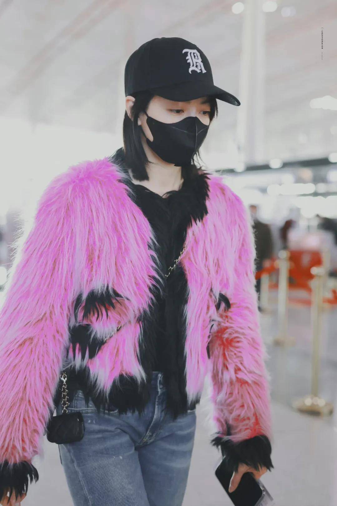 经典 有种逆袭叫吴宣仪穿棉服!本以为会土到炸…结果竟然有点好看!