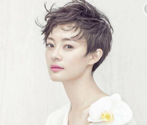 长发短发丑，长发才是王道？别逗了，这10个女星教你什么是可盐可甜
