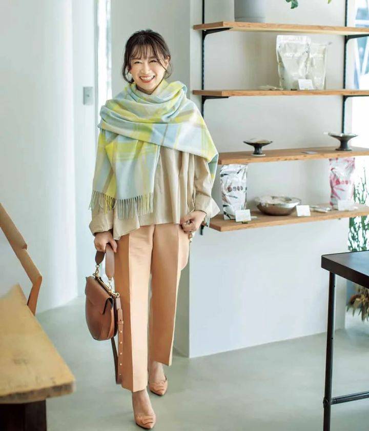 黑色 普通人穿棉衣参考来了 棉服这么穿不臃肿