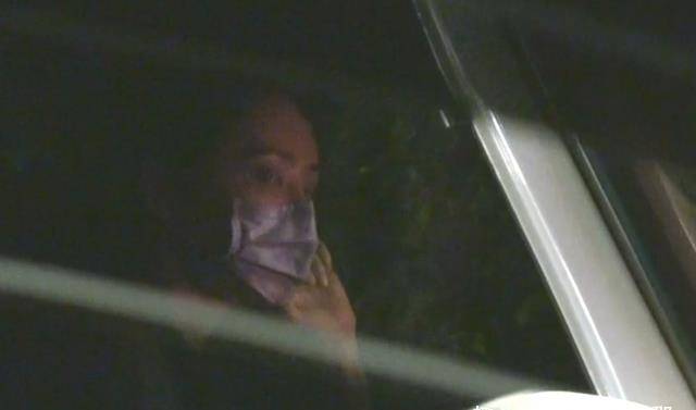 Joe吴速玲驾250万豪车载爱女兜风，10岁Grace长腿吸睛，与曹格分居住
