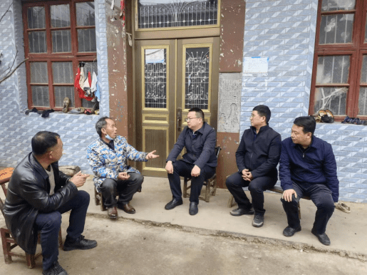 阳新新闻:李建华到龙港镇界首村调研乡村振兴工作_的发展_钟山_饮水