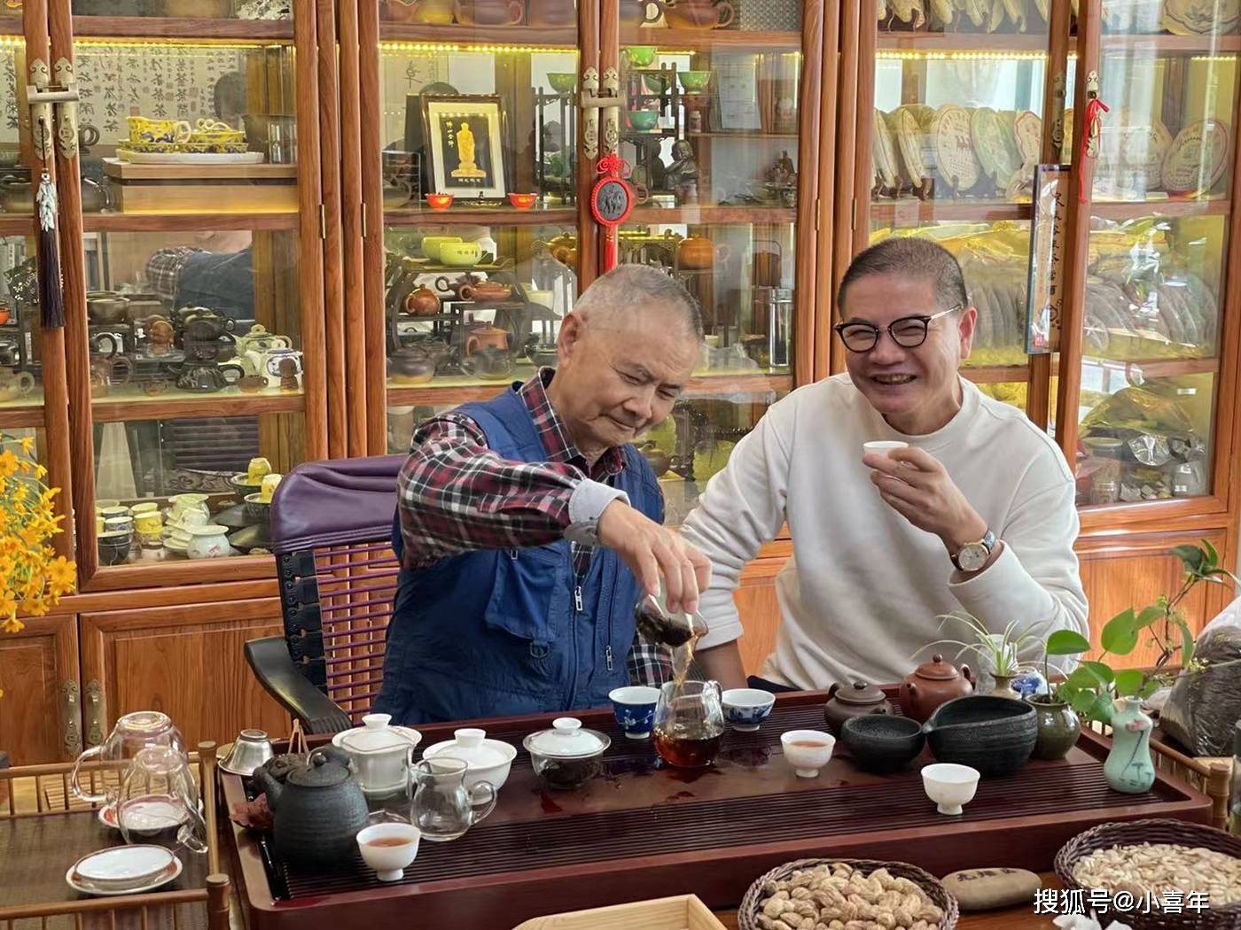 小喜年-小喜年创始人云南年末之行:拜访"普洱古茶第一人"何仕华