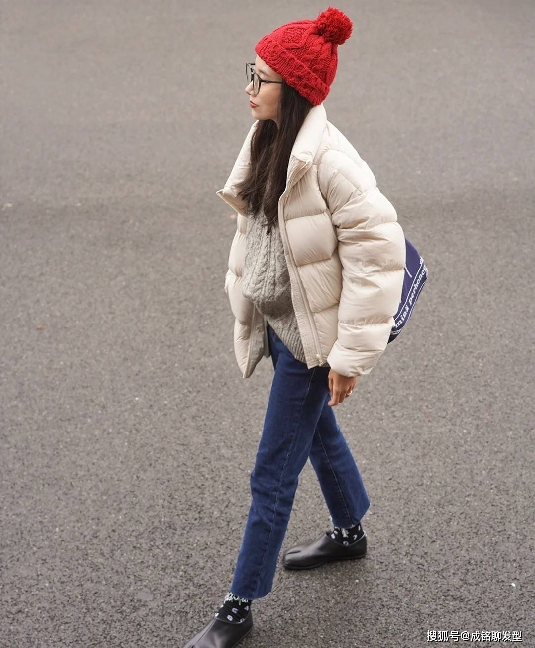 颜色 这才是最适合冬天的打扮，羽绒服+长裤保暖又舒服，时尚又好看