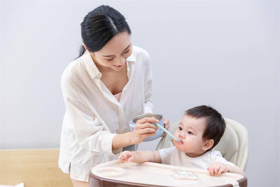 方式真|来自父母的困扰:孩子不爱吃饭,是批评好?还是追着喂好?