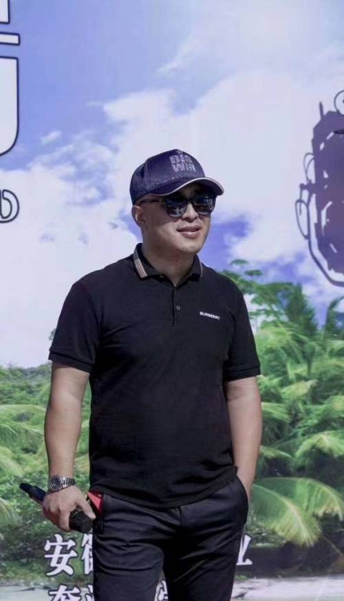 院线电影神剑三少爷在怀柔开机鞠红阳饰演男一陈浩民的师父怪剑翁