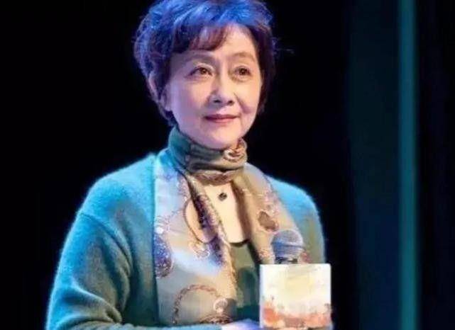 名字这些同龄女星都曾是绝世美人，有人整容后遗症像妖怪，有人美到老