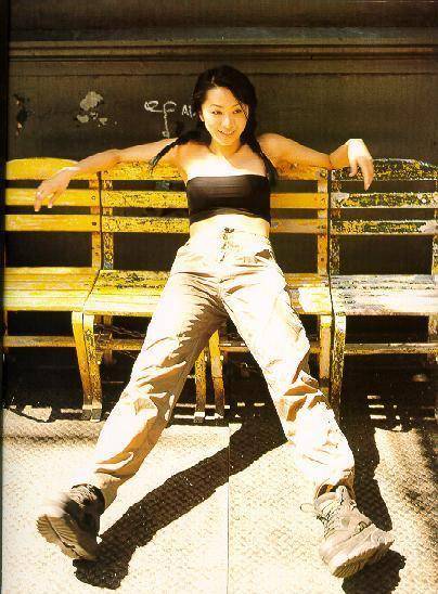 徐华凤插足富豪家庭7年,熬成原配后患癌症去世_温兆伦_比赛_父母