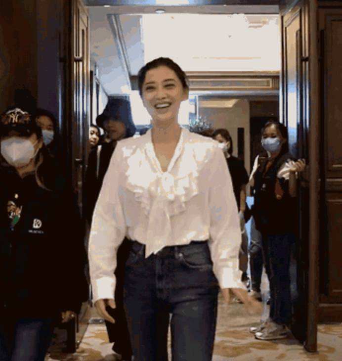 一身 中年女星神仙身材:殷桃的腰,许晴的胸,不是瘦成纸片才好看