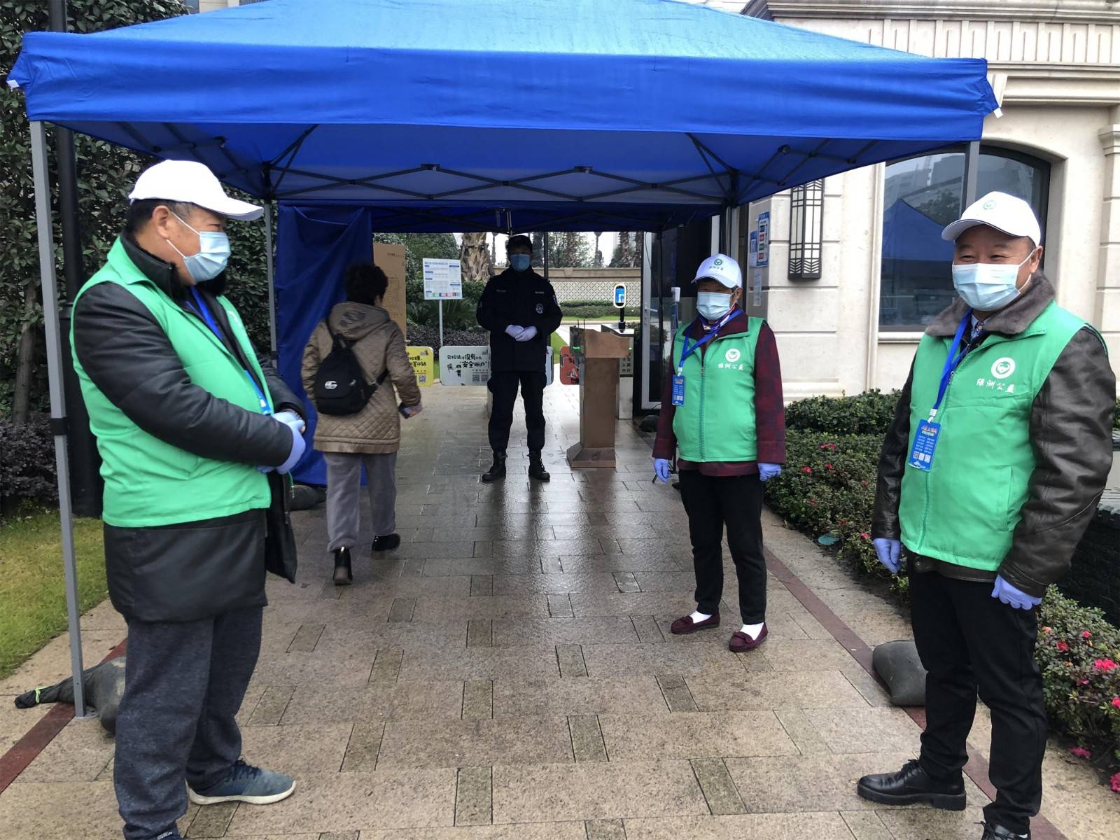 抗击疫情 守护萧山,宁围绿洲公益志愿者为战"疫"贡献力量_服务_街道
