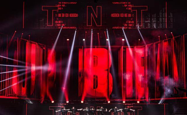 舞台|时代少年团《火力全开》演唱会，炙热向阳，熠熠生辉