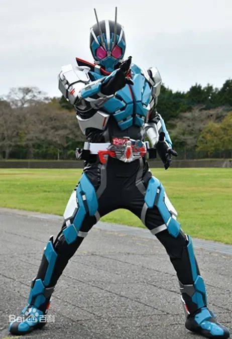 一·世代中的假面骑士1型了,其是由或人的修玛吉亚父亲飞电其雄变身的