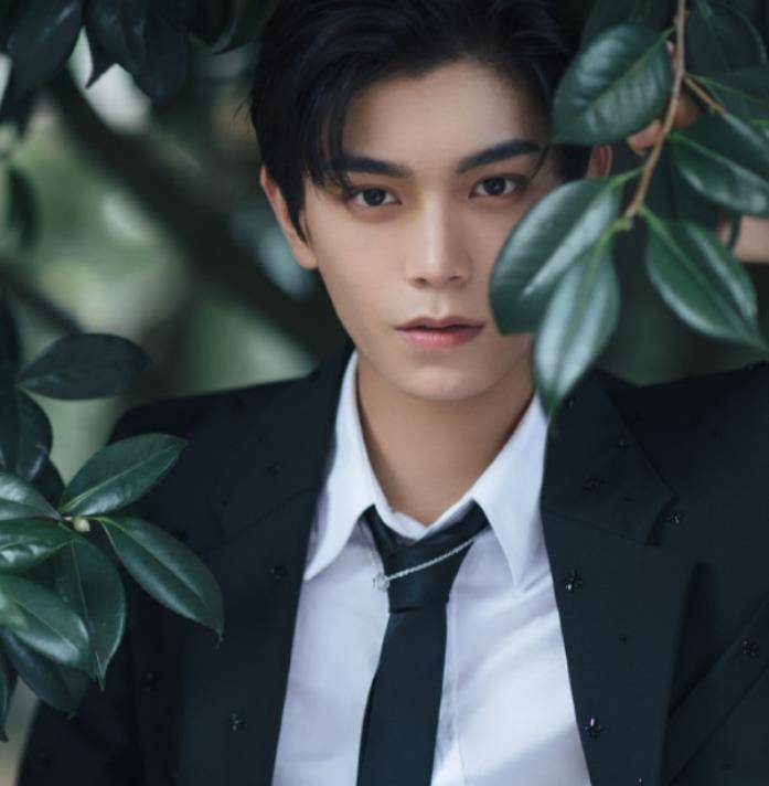 官宣|《月光变奏曲》终于开机，当丁禹兮遇上甜妹，这CP感也太强了吧？