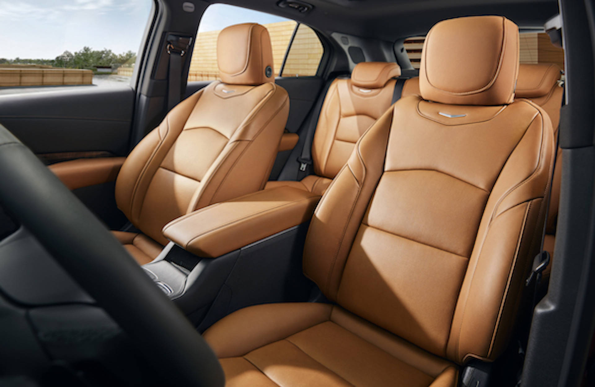 新贵驾到全系升级轻混动新款凯迪拉克xt4上市售价2617万起