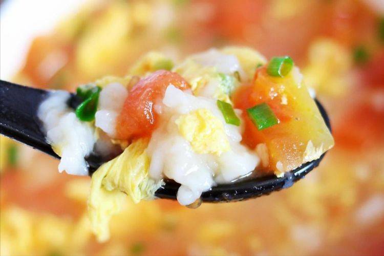 原创早餐喝一碗营养美味的西红柿鸡蛋珍珠汤一天的精神满满