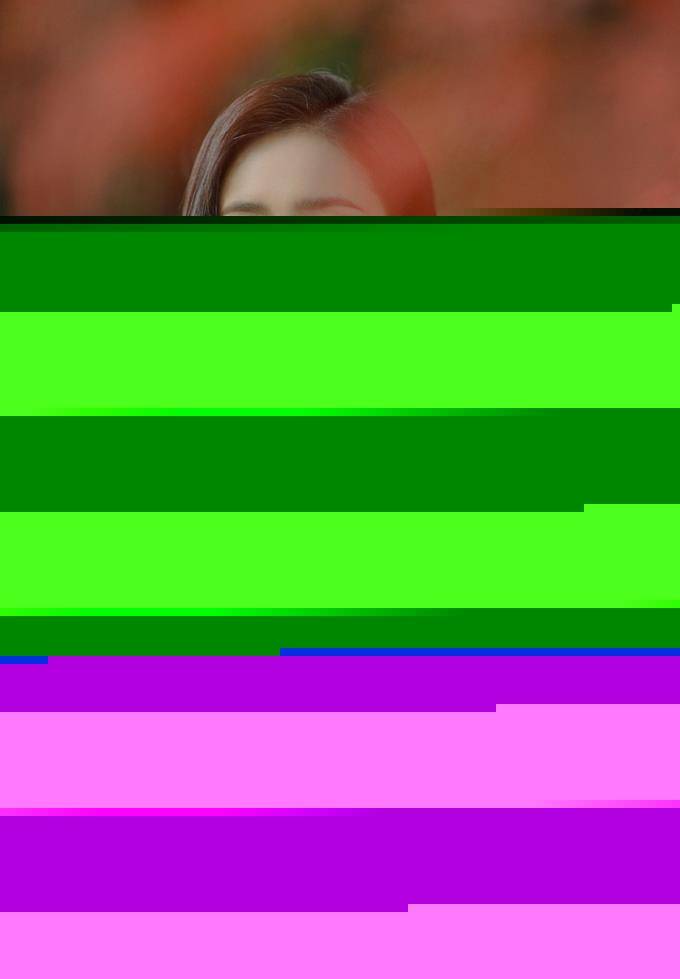 美人 佟丽娅气质越来越高级，黄色西装配白色阔腿裤干练明媚，都市美人
