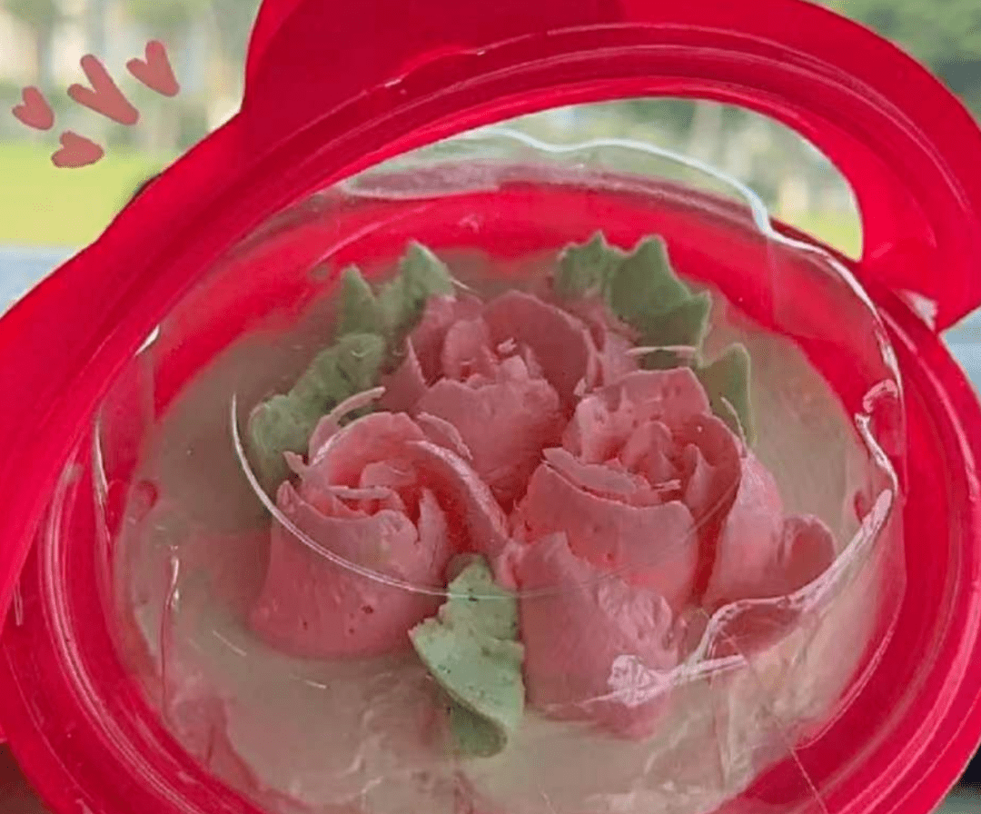 面包|8090后难忘的童年糕点，鸡腿面包太怀旧，花朵蛋糕直接“封神”