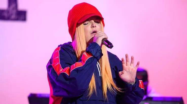 特别推荐欧美屠榜单曲dancemonkey听一遍就洗脑