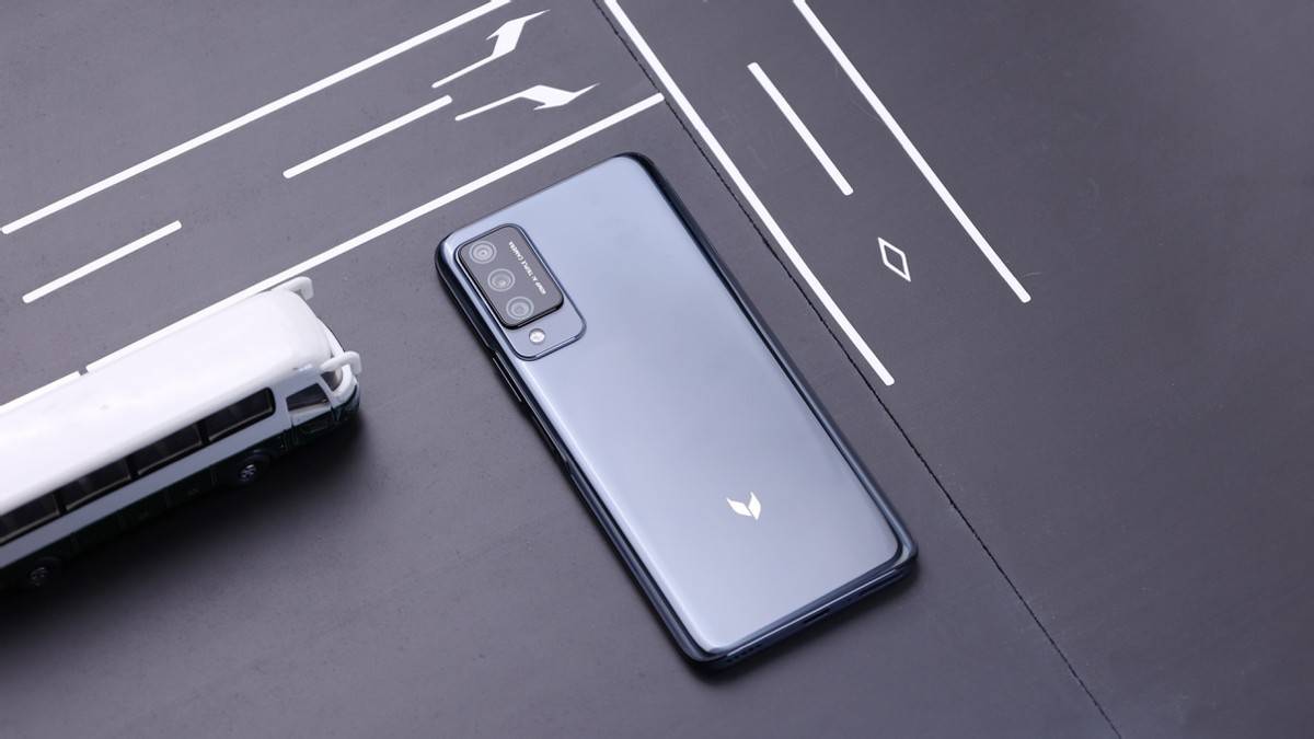 上手麦芒10曜石黑：6.6英寸无界全面屏+40w快充，给颜值打个分？