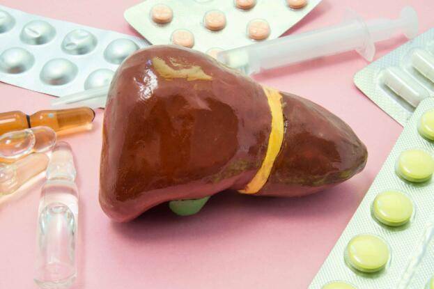 因为|肝不好的人，通常会有这4个共性，经常做肝脏会很受伤，赶紧纠正