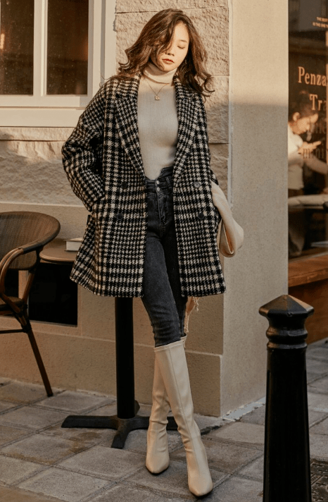 身材 冬天穿“小白靴”更惊艳，显瘦耐看还减龄，配大衣美极了！