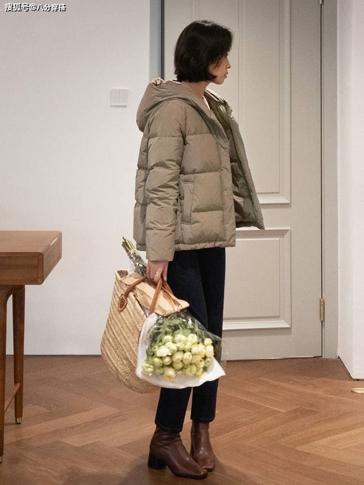 下半身 冬季穿搭在精不在多,试试这些简单舒适的羽绒服,日常实用又洋气