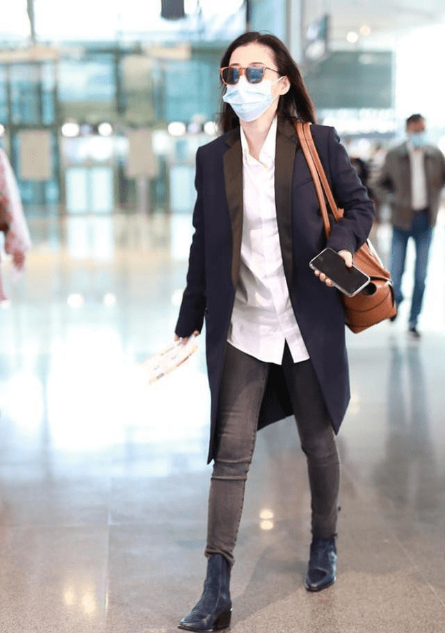 身材 为啥不到40的你穿衣不如46岁的梅婷?看懂她的大衣搭配就知道了