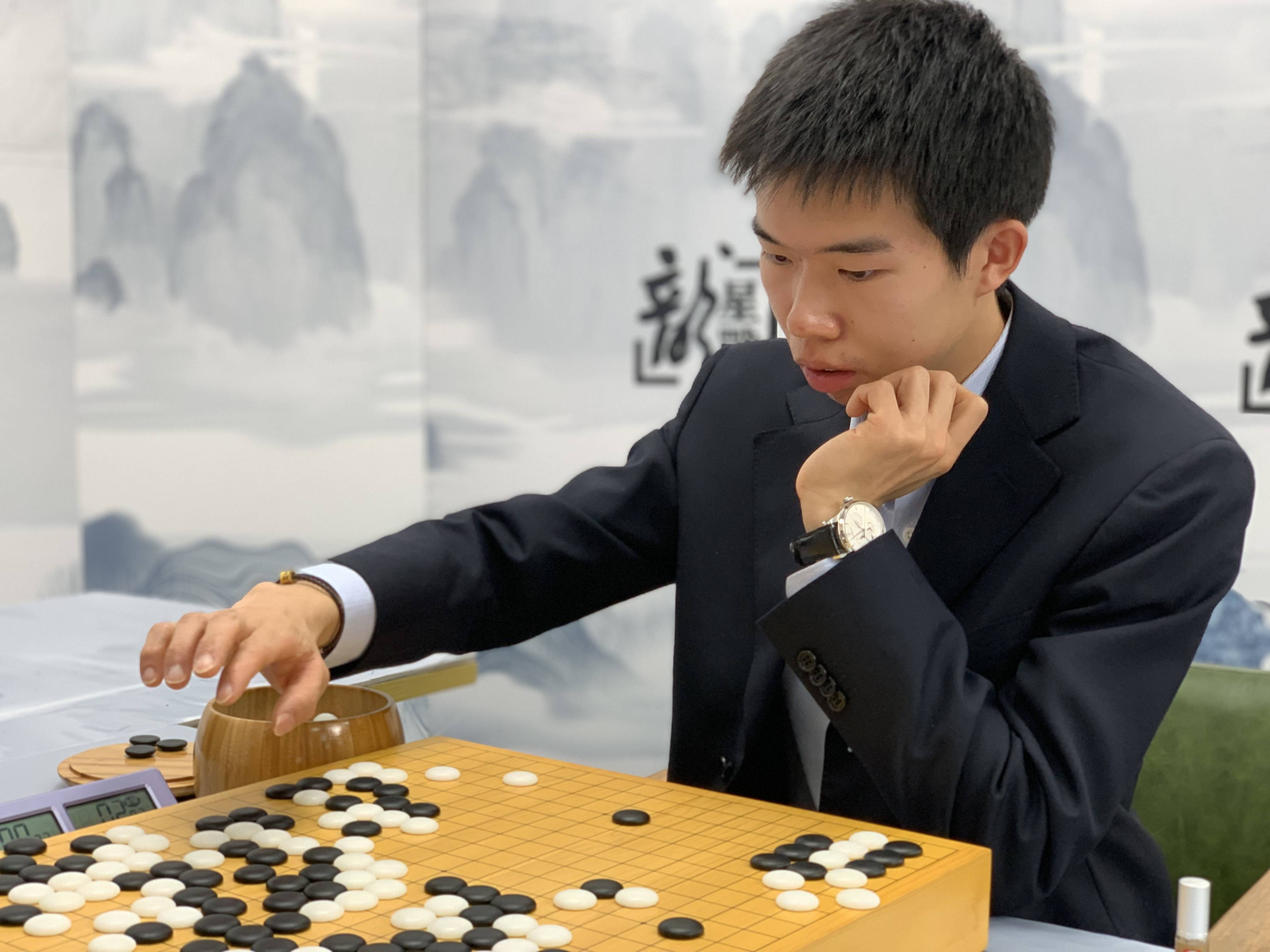 快刀屠龙 辜梓豪首夺龙星战冠军_决赛_黑棋_中国围棋协会