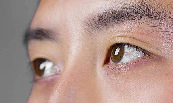 生活|肝脏不好，先上脸！脸上有4个变化，预示肝病上身，尽早查肝功能