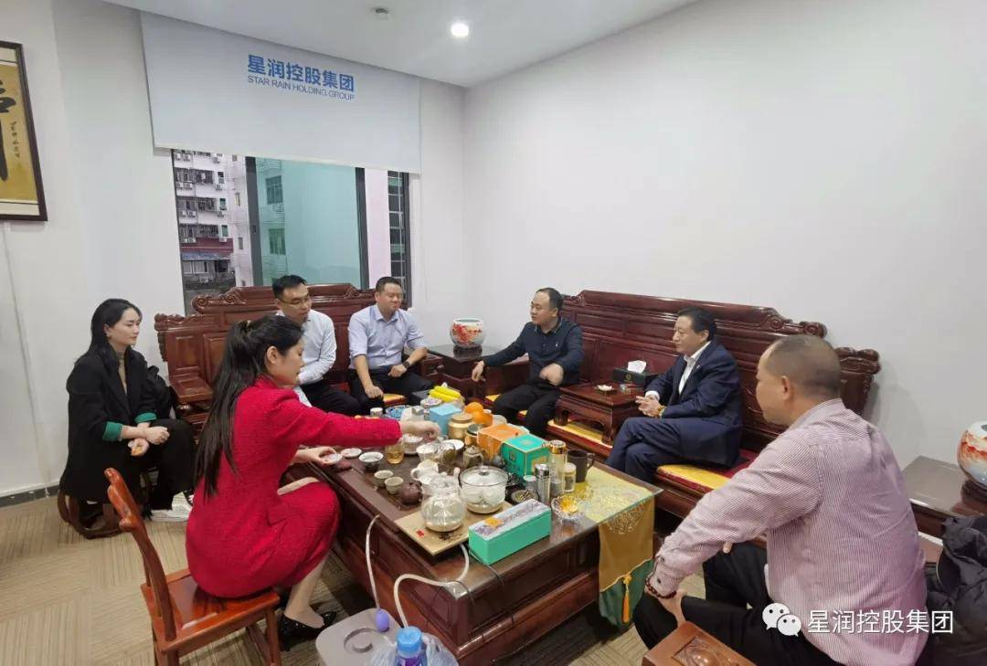 副县长戴刚,新泉乡人民政府乡长杨清辉,新泉乡驻珠三角招商办主任周婷