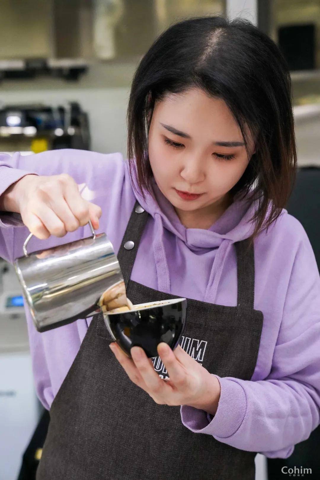 从跃跃欲试到笑容逐渐消失,咖啡班学员如是说_铁拉花_小时_时候