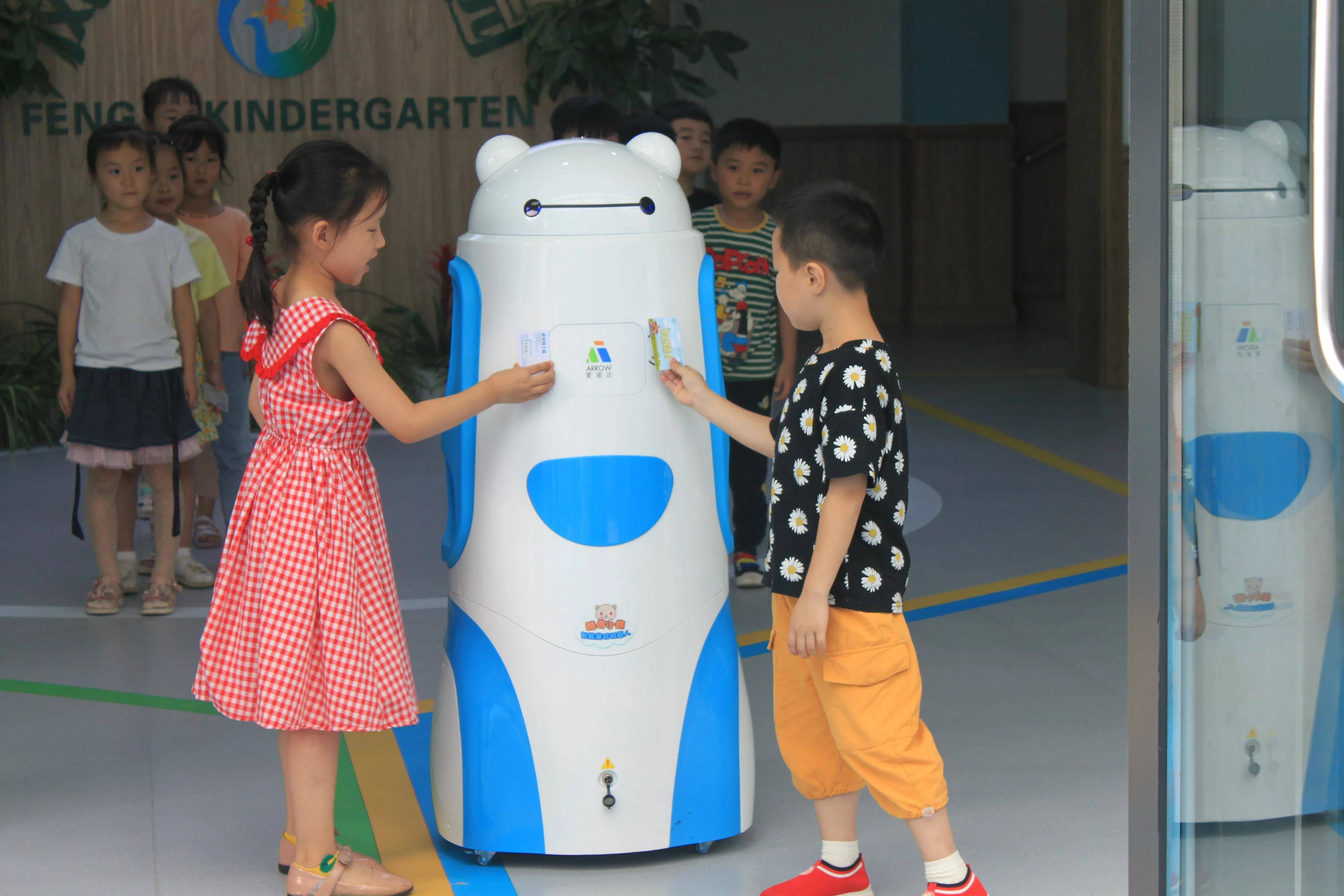 教学进度|晨检机器人走进幼儿园 为园所插上智慧化翅膀