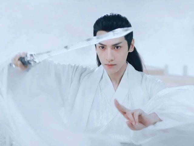 因为|《香蜜》演员现状：邓伦杨紫罗云熙红到发紫，最帅的他却无人问津